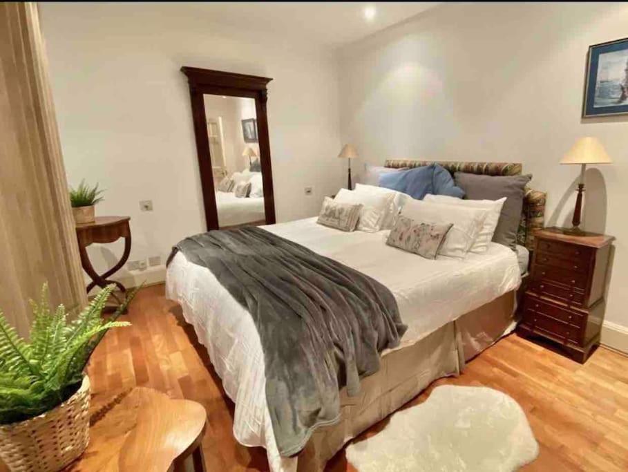 Spacious Flat In The Most Desirable Area Of Londres Exterior foto